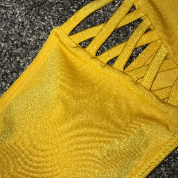 bikini top - Picture 3 of 3